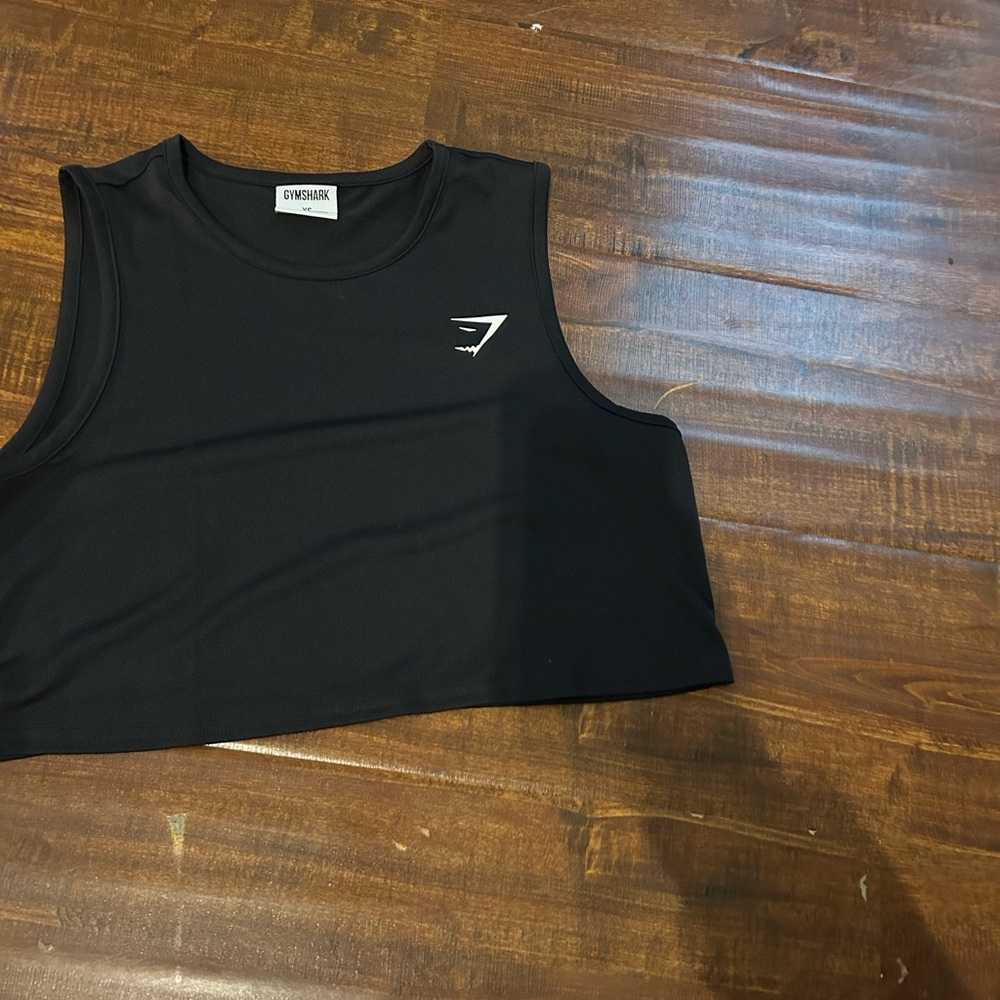 2 GymShark  cropped tank tops